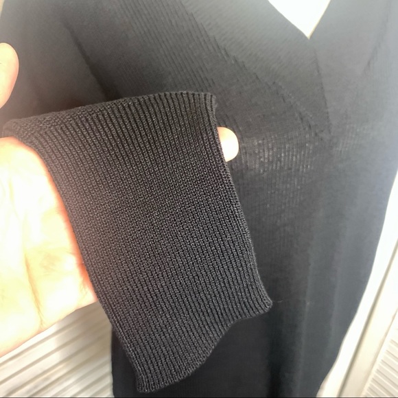 The LIMITED Ribbed V-Neck Sweater Top Black NWT S - Picture 4 of 11